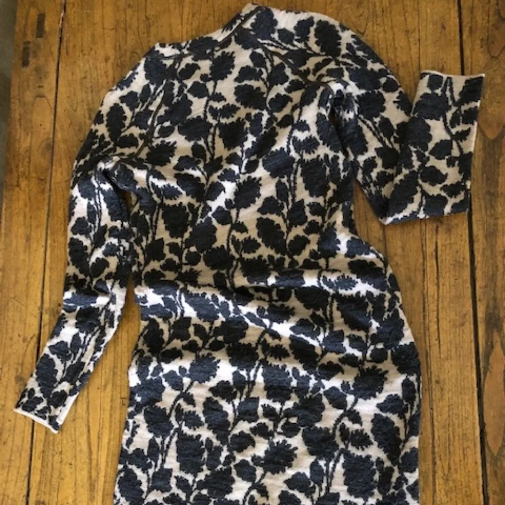 Women's Loft Ann Taylor Dark Charcoal and Tan Knit Dress XS - Picture 6 of 13